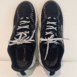 Columbia Black Mesh Sneakers with White Laces